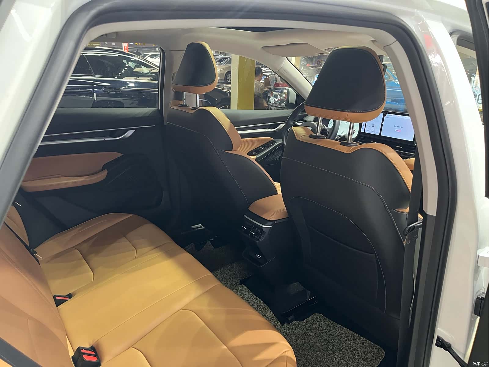 Geely Emgrand, 2024 16