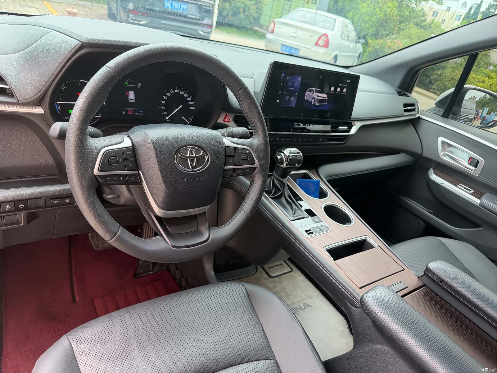 Toyota Sienna, 2025 6