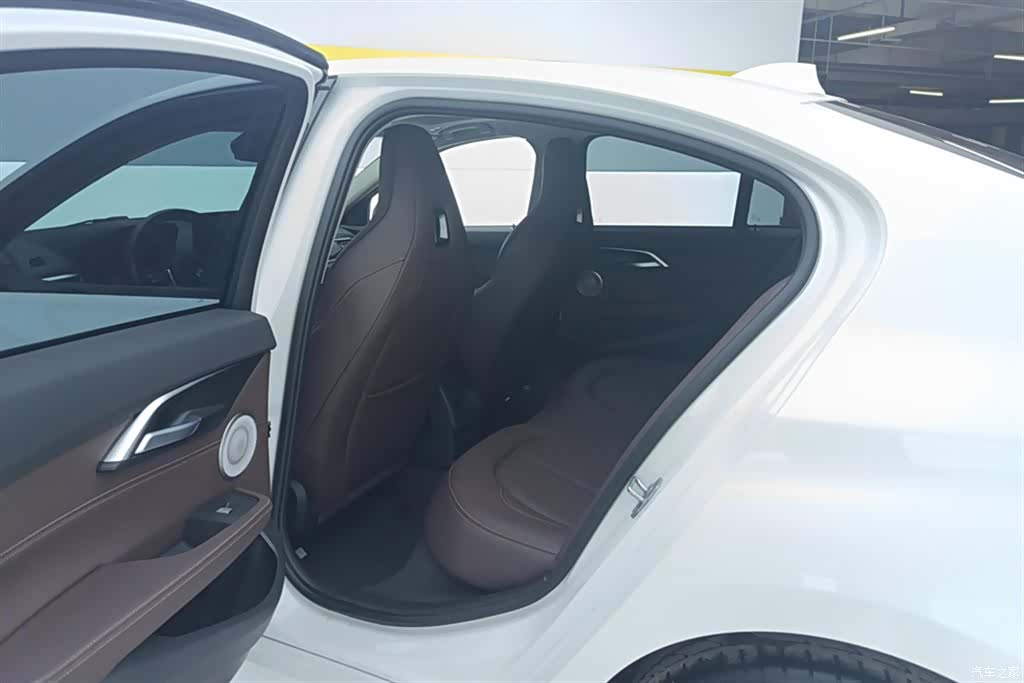 BMW 1 Series, 2021 11