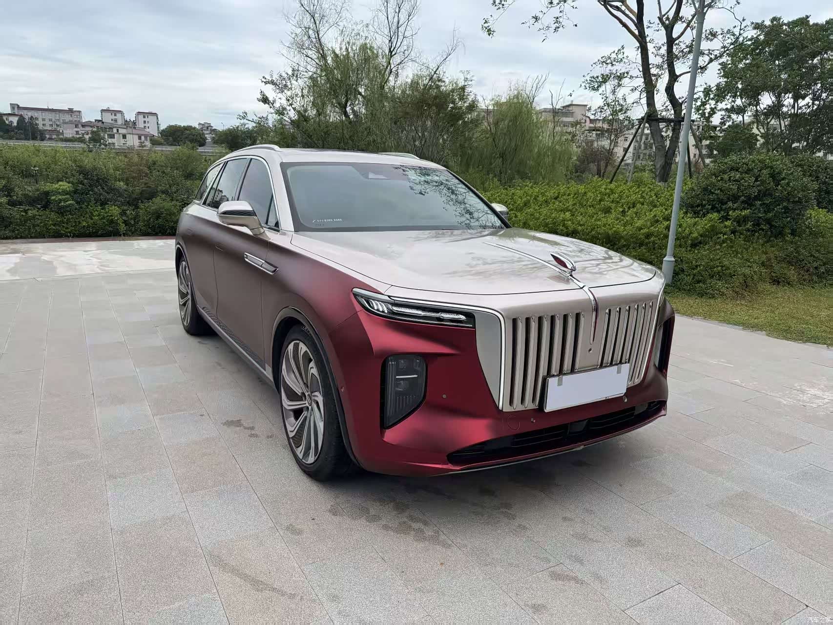 Hongqi E-HS9, 2021 2