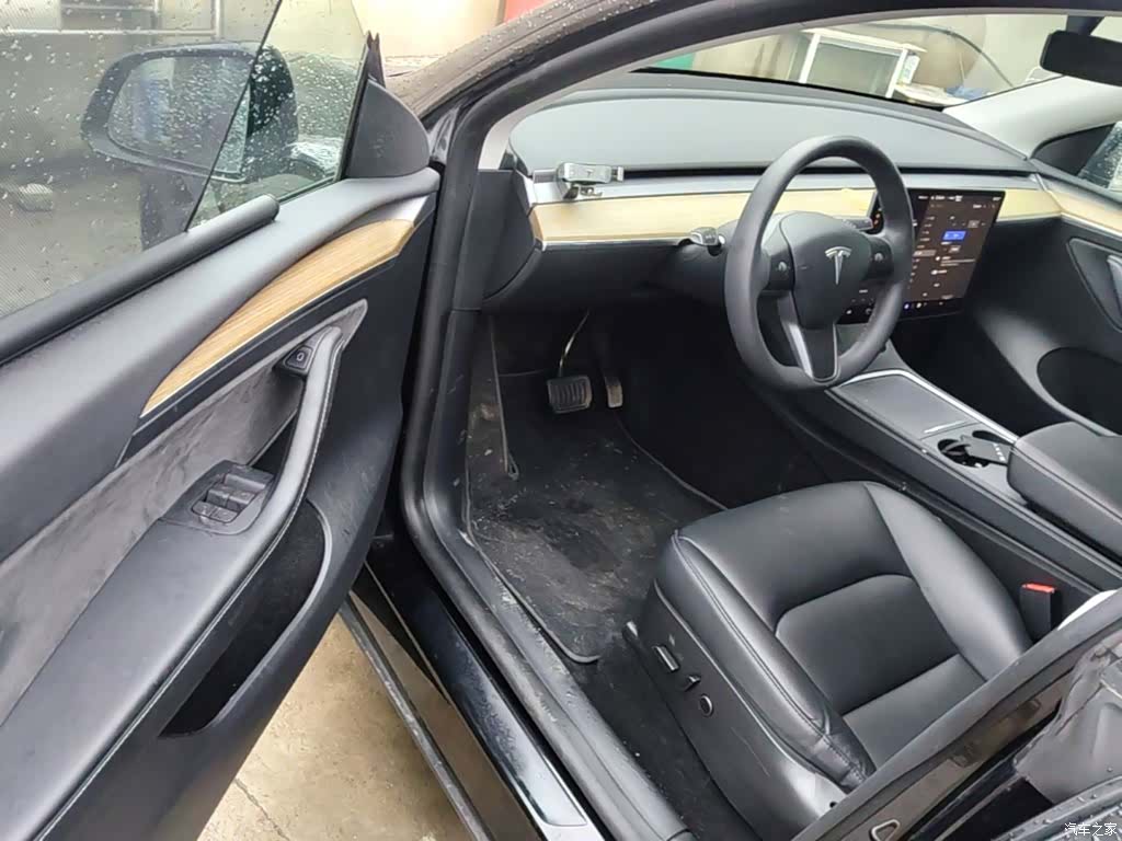 Tesla Model Y, 2022 16