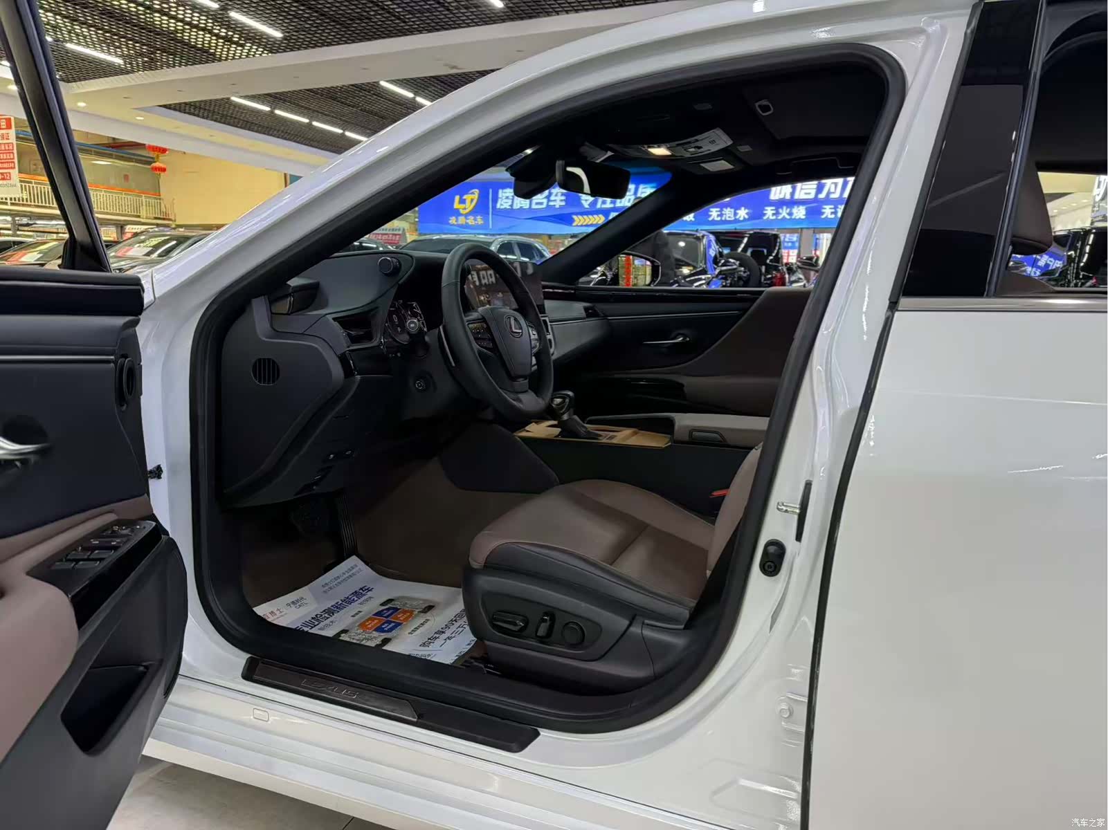 Lexus ES, 2024 12