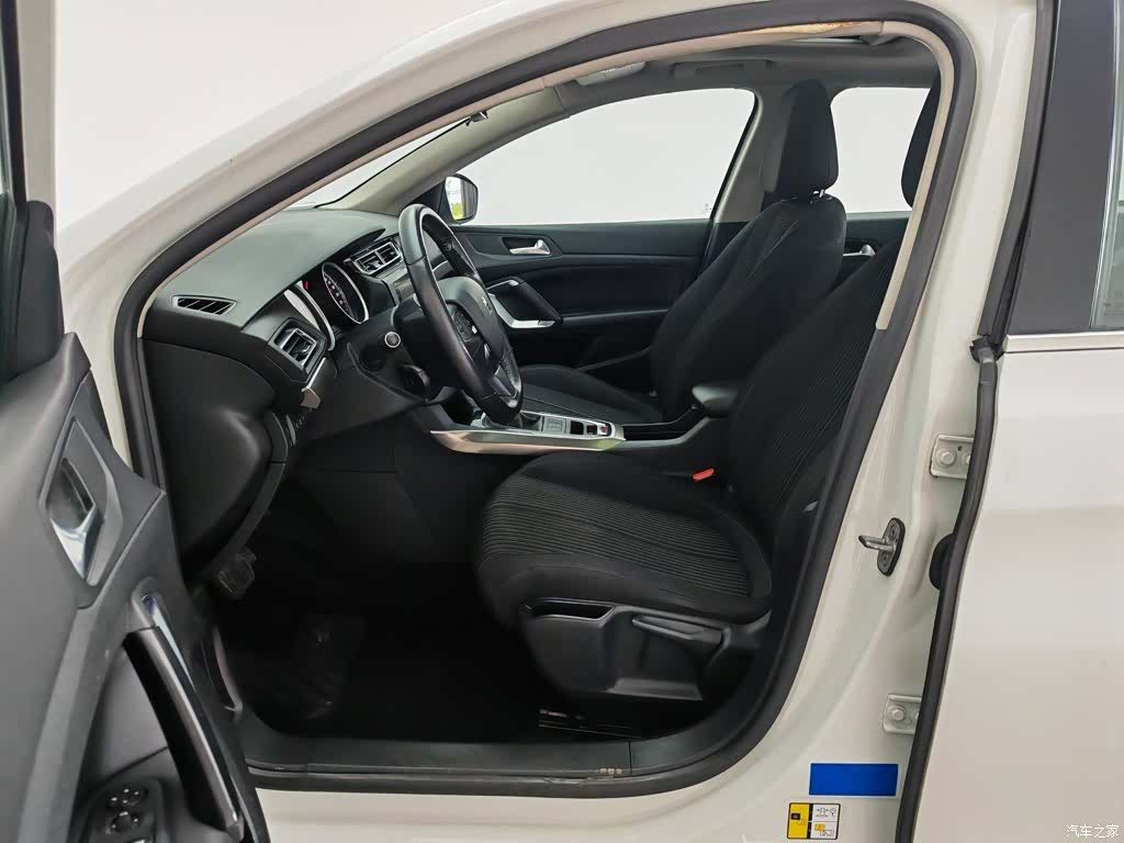 Peugeot 408, 2015 10