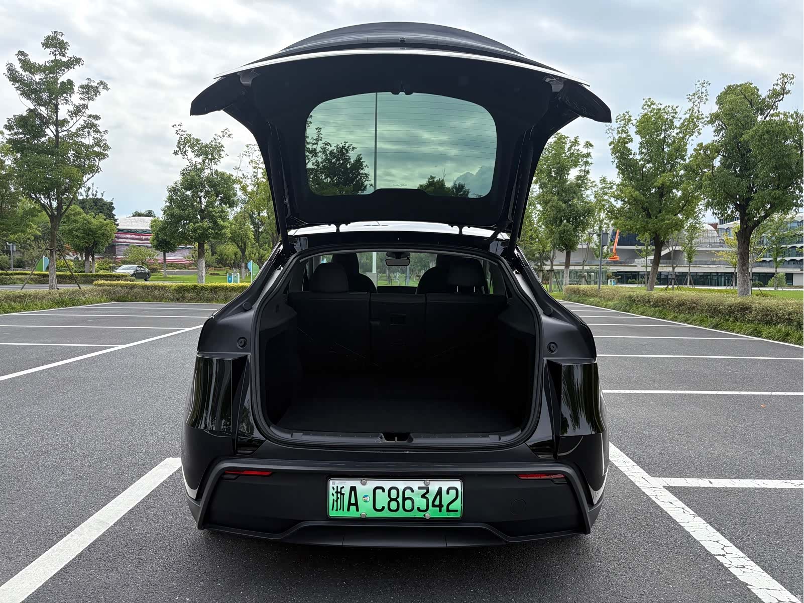 Tesla Model Y, 2026 16