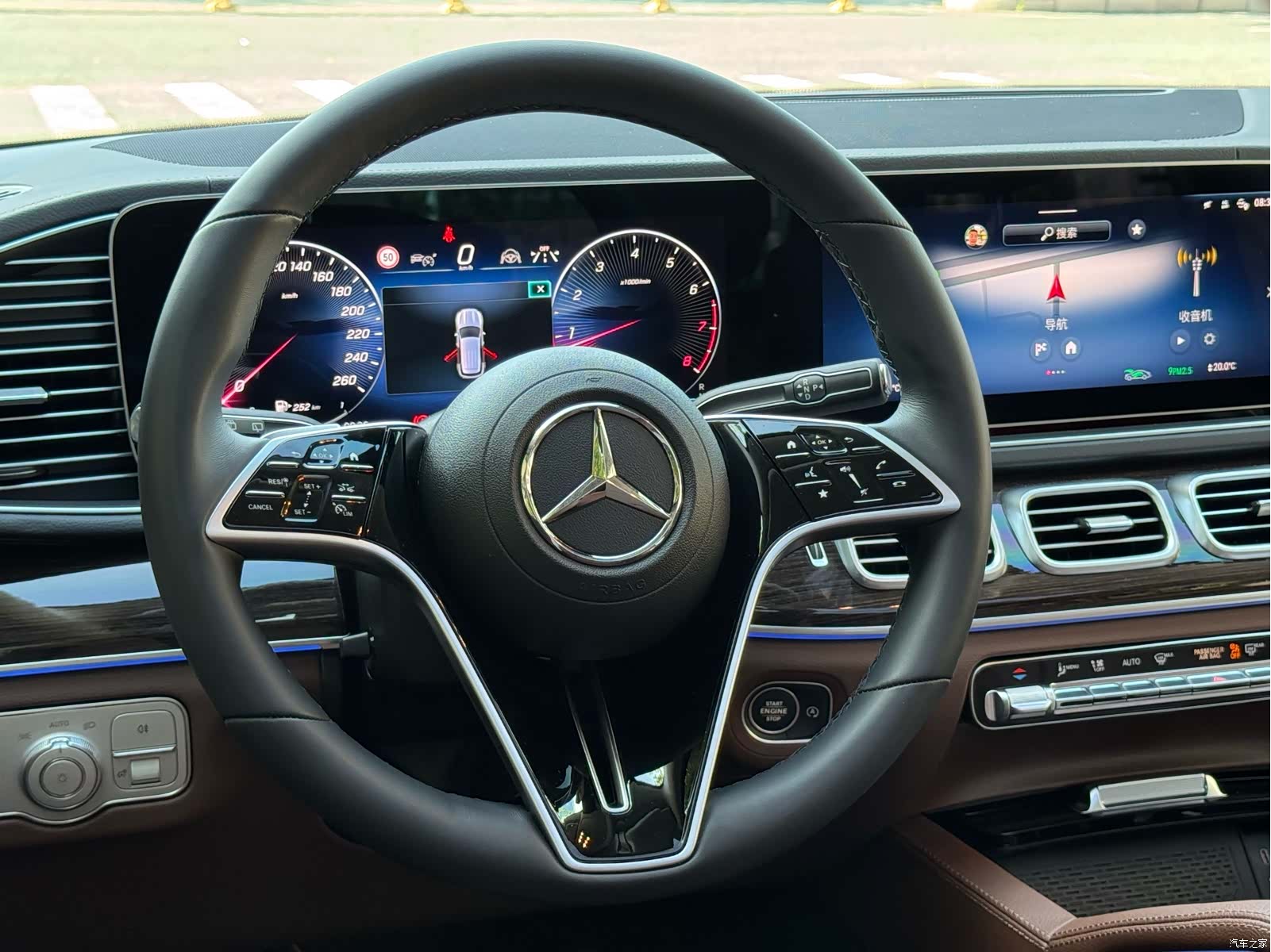 Mercedes-Benz GLE, 2025 9