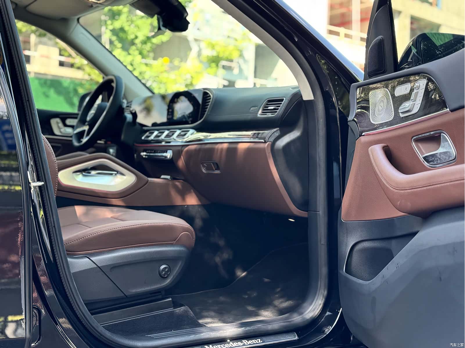 Mercedes-Benz GLE, 2025 12