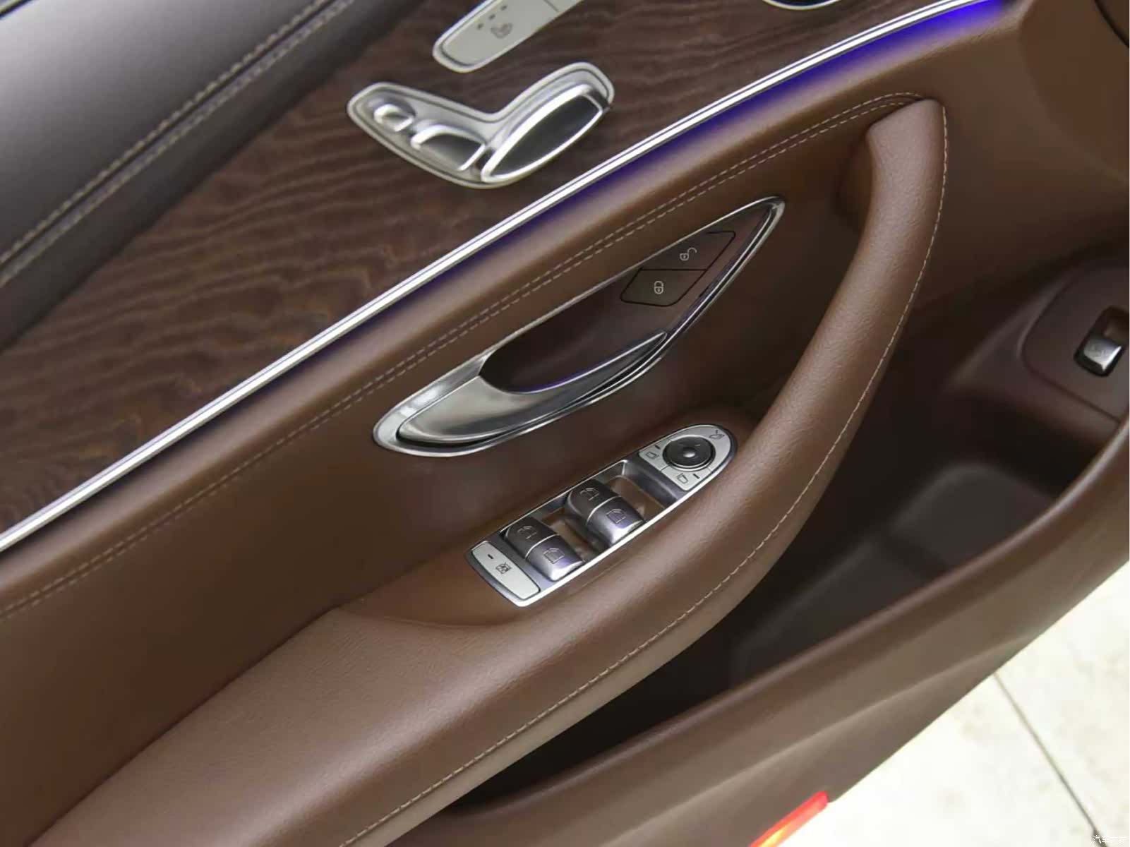 Mercedes-Benz E-Class, 2021 10