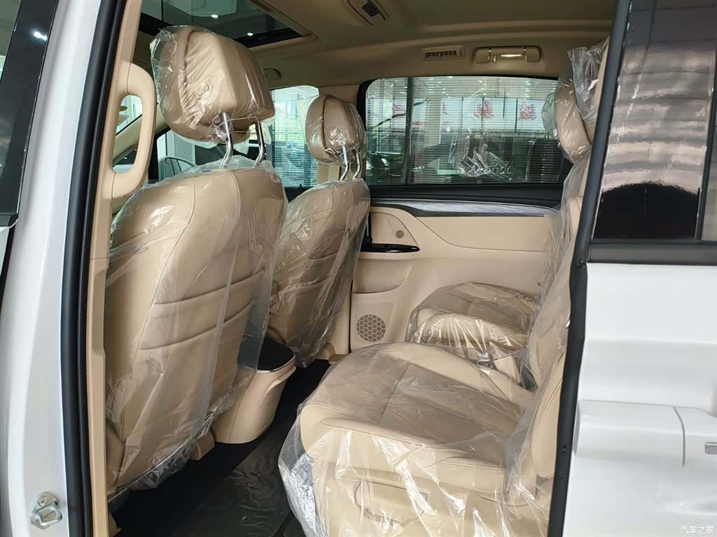 Buick GL8, 2026 13