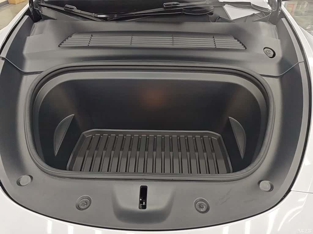Tesla Model Y, 2022 20