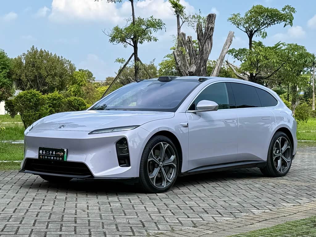 NIO ET5