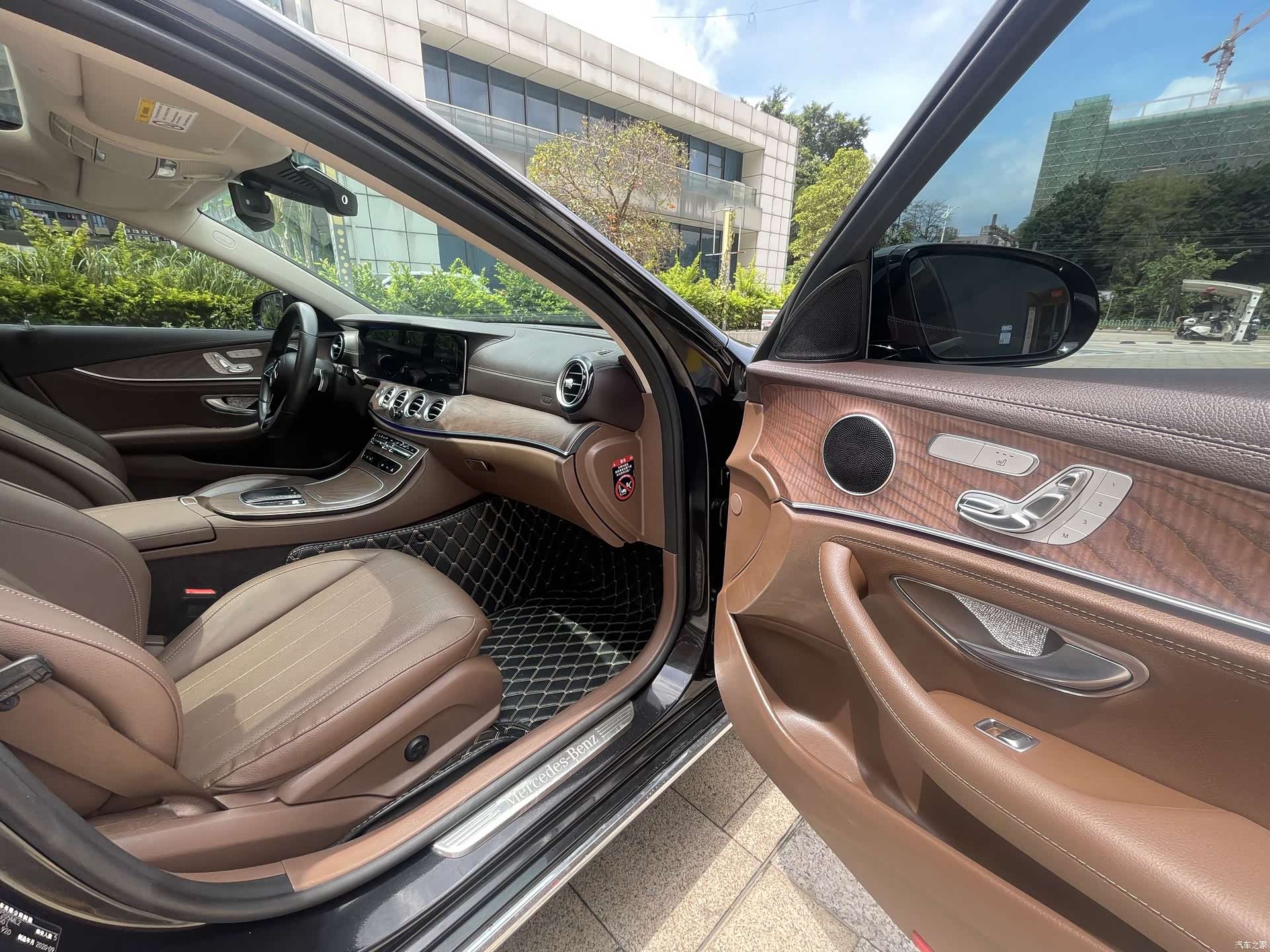 Mercedes-Benz E-Class, 2021 12