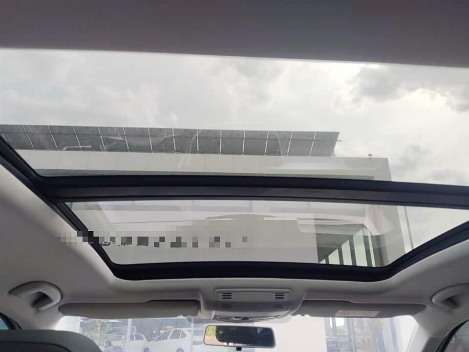 Volkswagen T-ROC exploring Songs