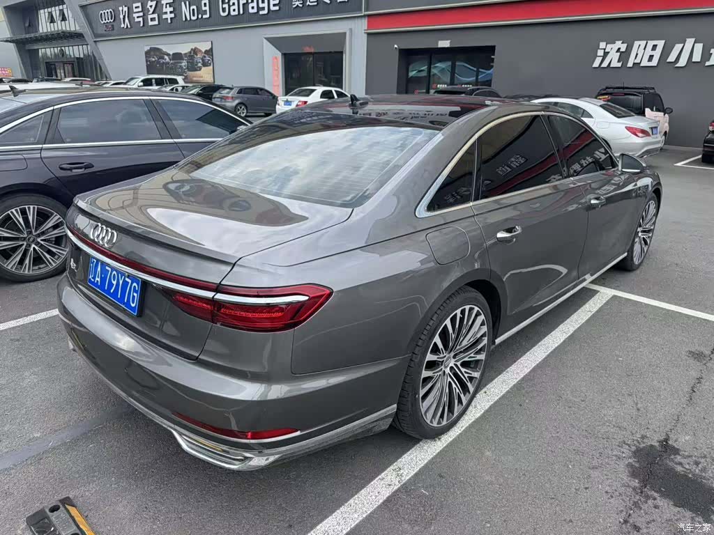 Audi A8L, 2021 3