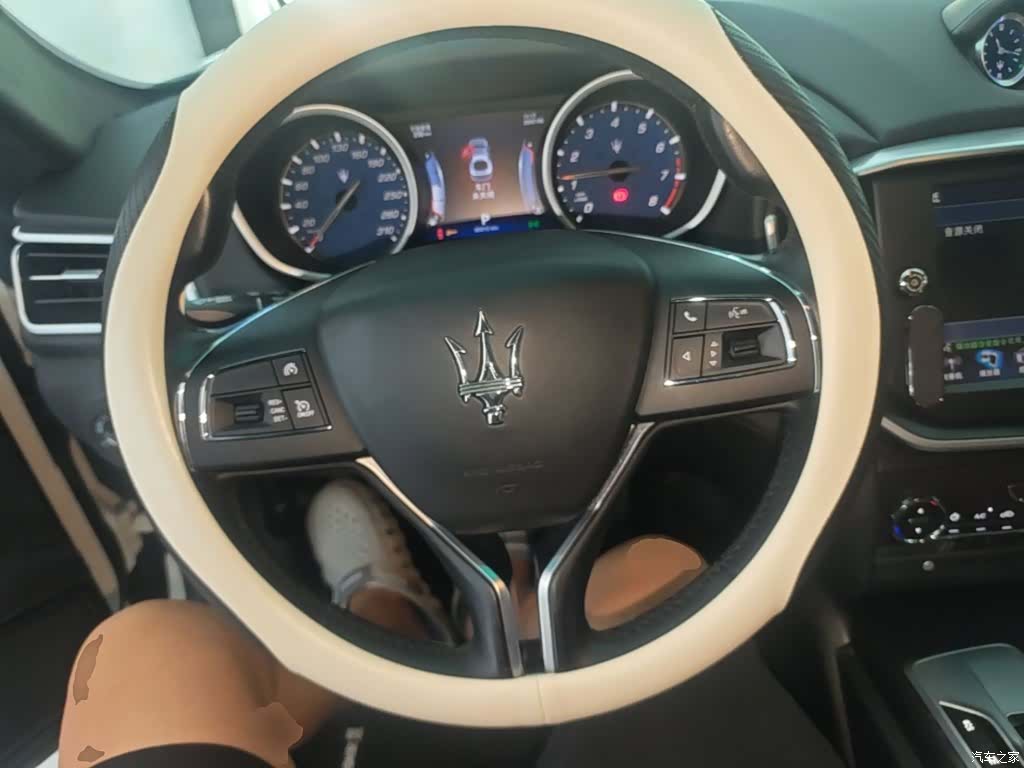 Maserati Ghibli, 2016 11