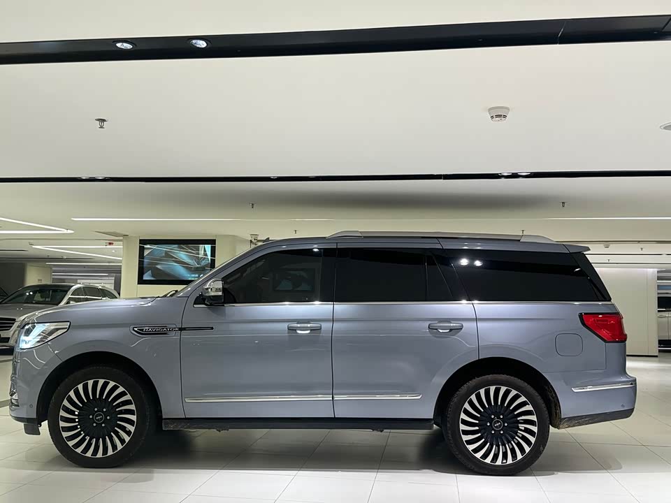 Lincoln Navigator