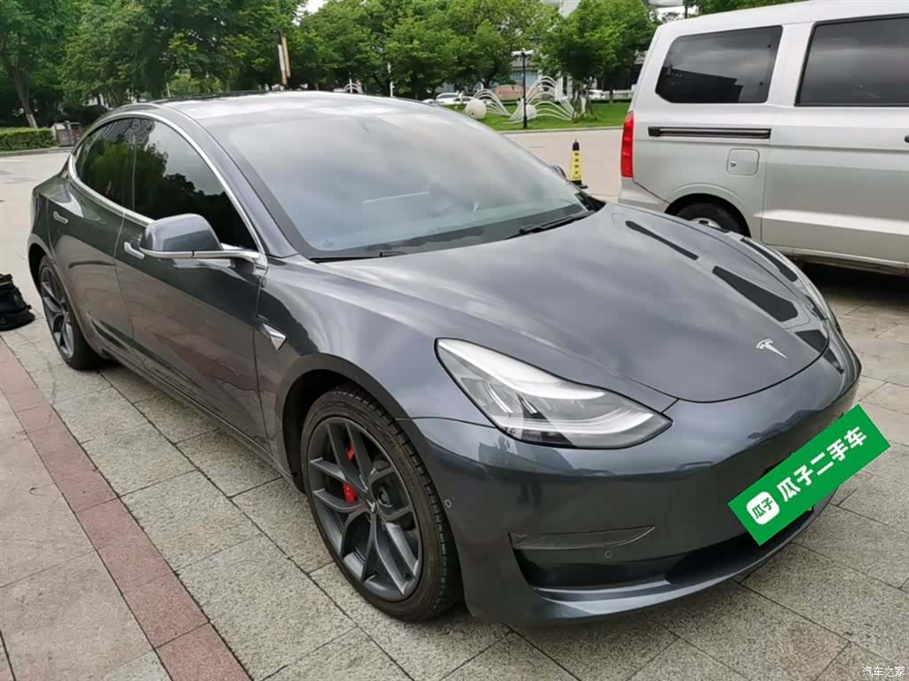 Tesla Model 3, 2019 4