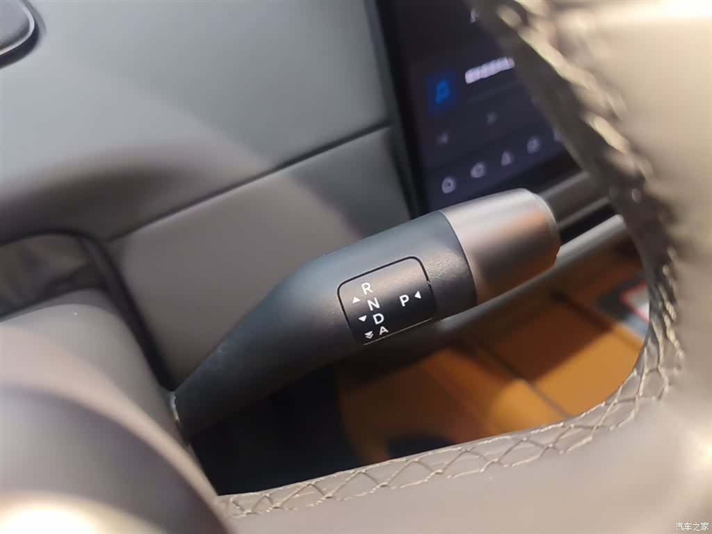 Li Auto i8, 2025 14