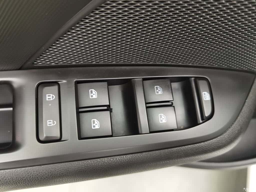 Chevrolet 320, 2018 9