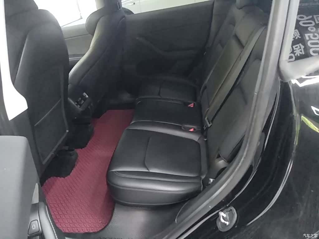 Tesla Model Y, 2023 17