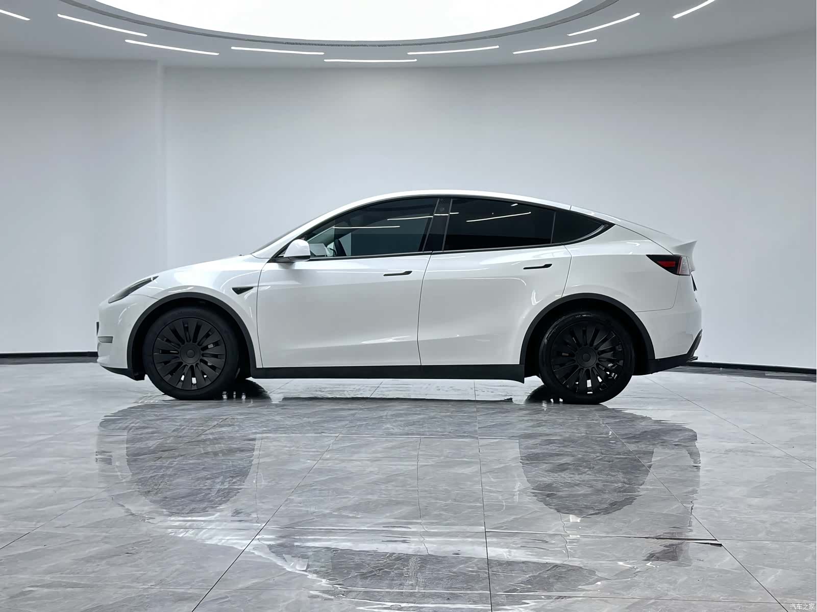 Tesla Model Y, 2021 7