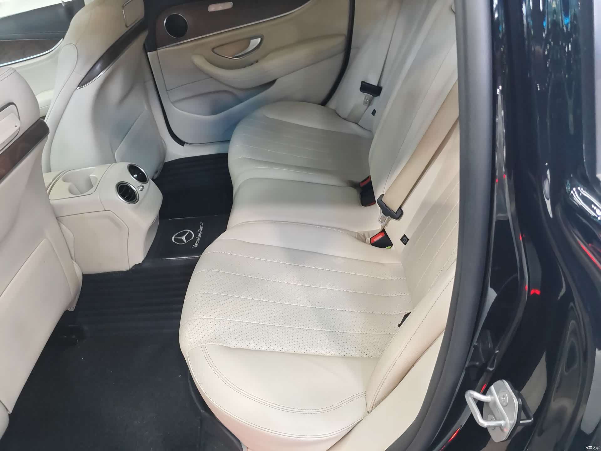 Mercedes-Benz E-Class, 2019 10