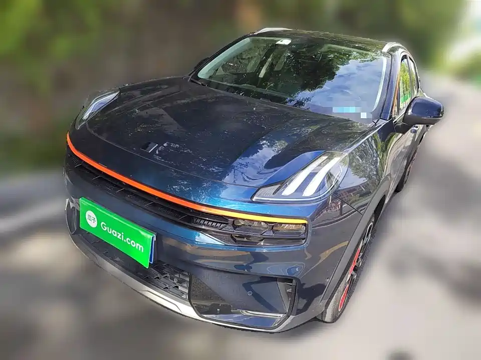 Lynk & Co 06