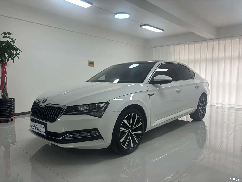 Skoda Superb, 2023 1