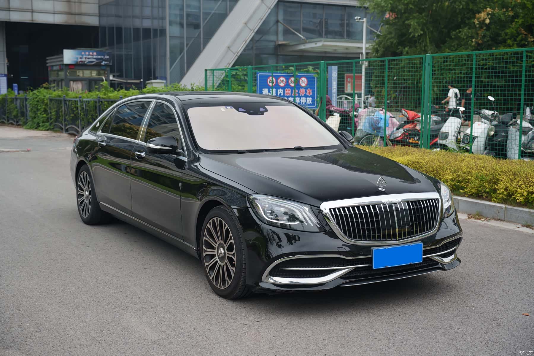 Maybach S-Class, 2018 3