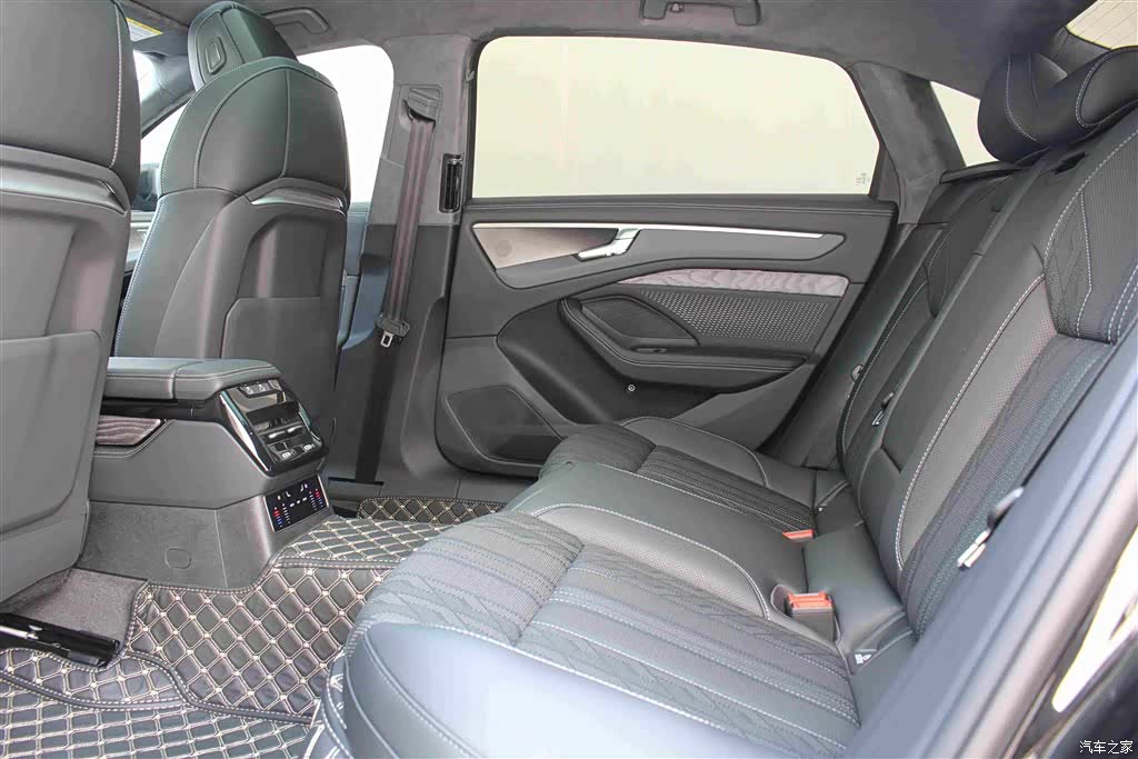 Audi A6L, 2026 11