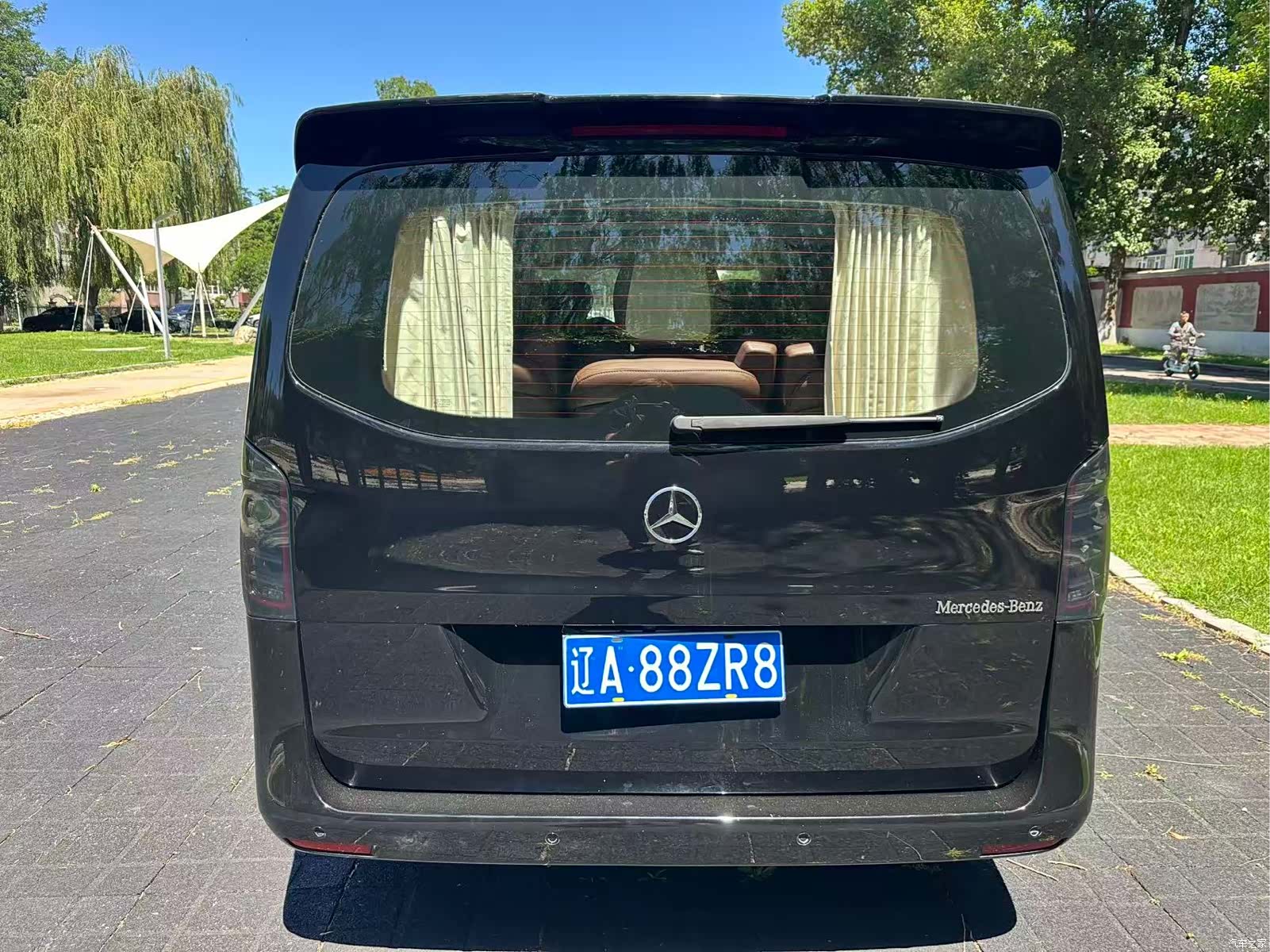 Mercedes-Benz 7, 2023 8
