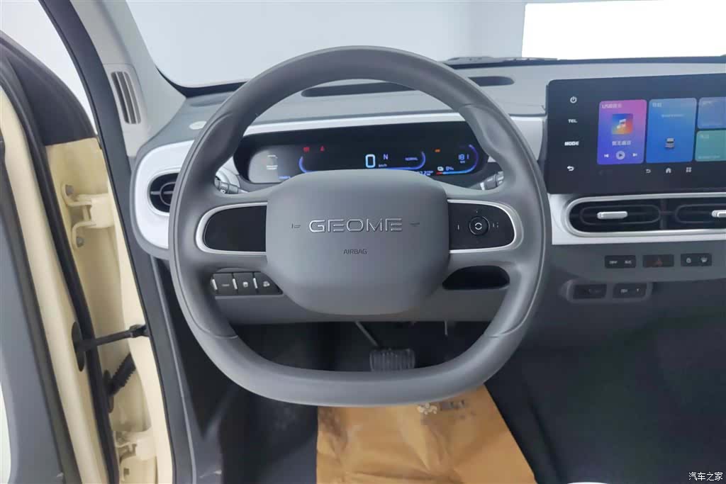 Geely Panda, 2025 15