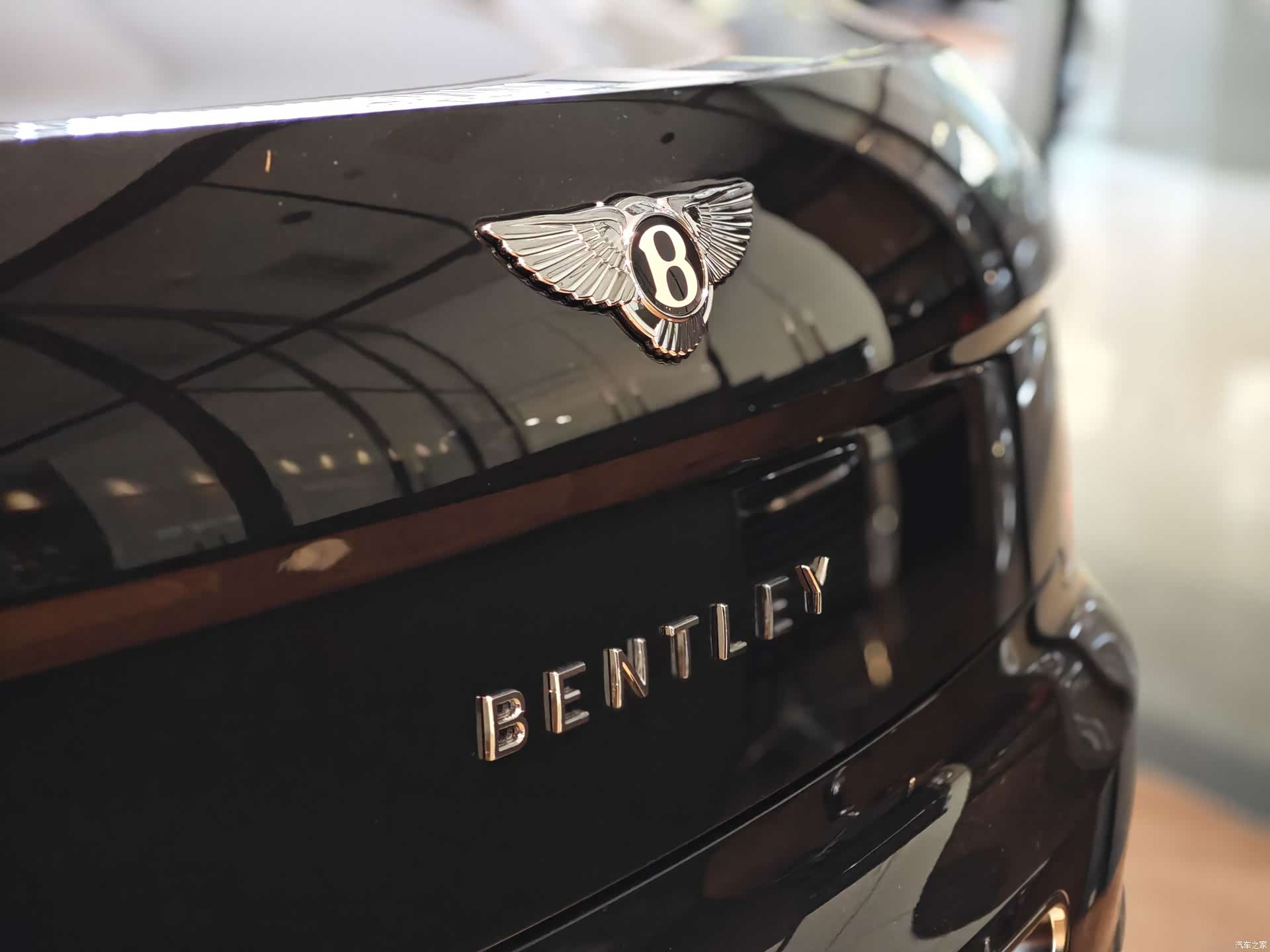 Bentley Flying Spur, 2024 6