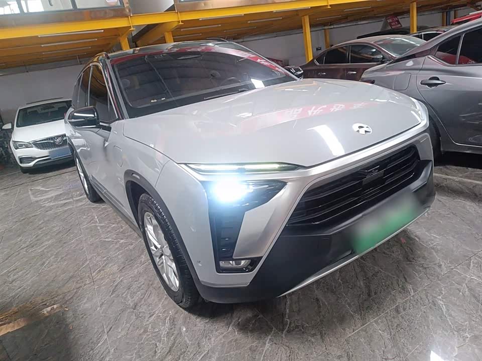 NIO ES8