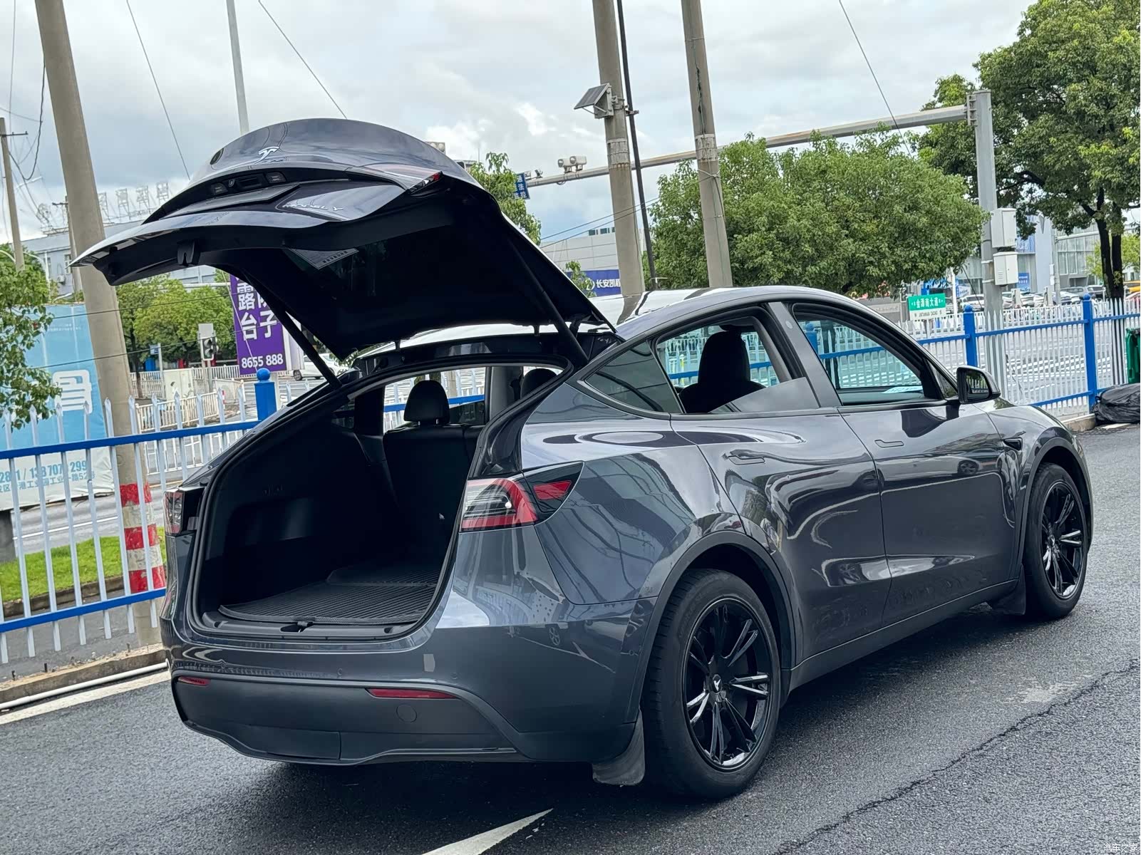 Tesla Model Y, 2022 24