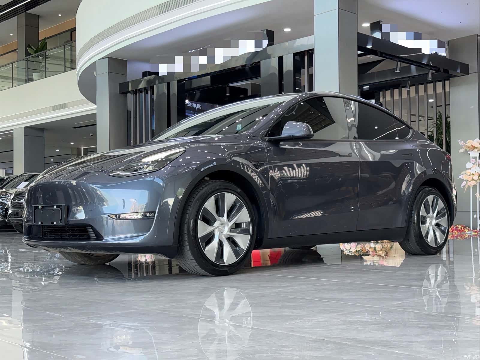 Tesla Model Y, 2021 1
