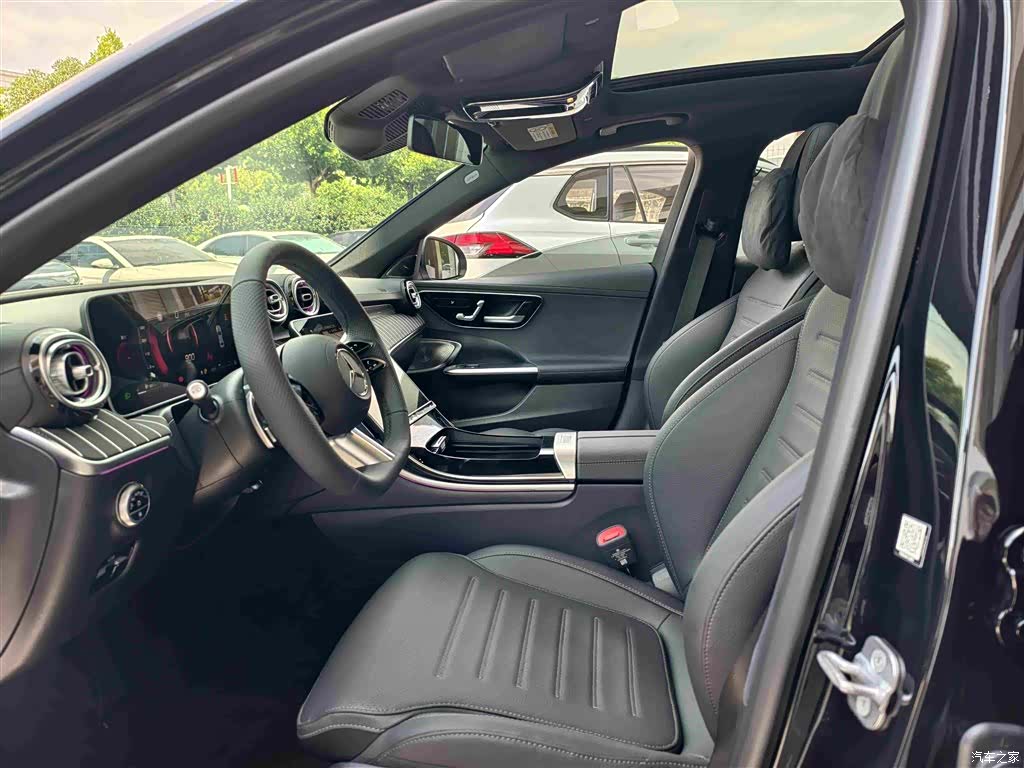 Mercedes-Benz C-Class, 2026 4