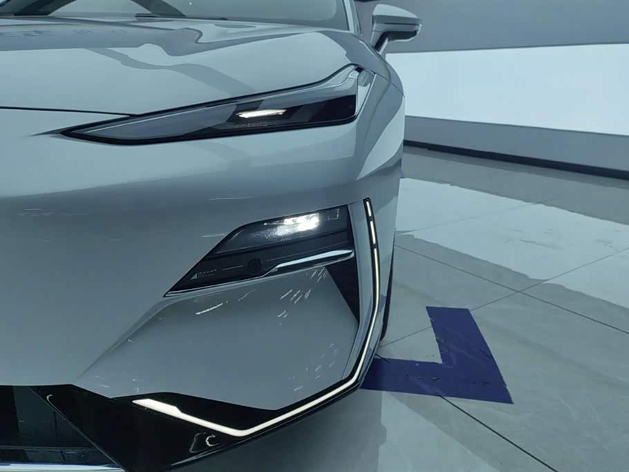 Geely Galaxy Galaxy E8