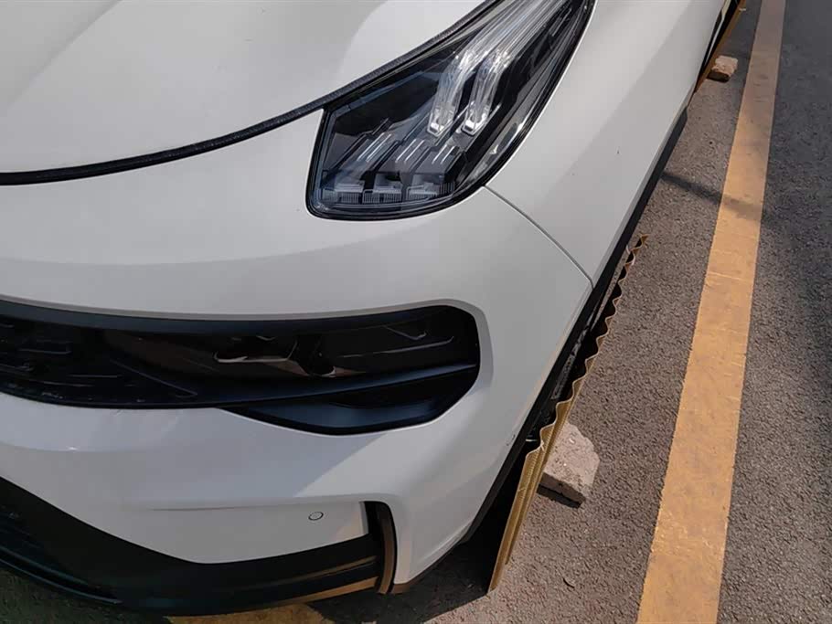 Lynk & Co 01