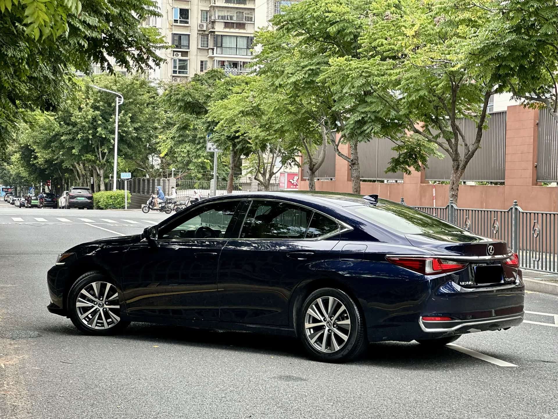 Lexus ES, 2021 8