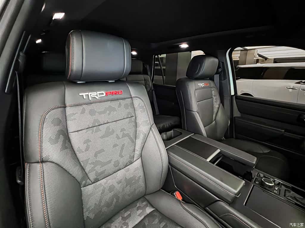 Toyota Sequoia, 2024 12