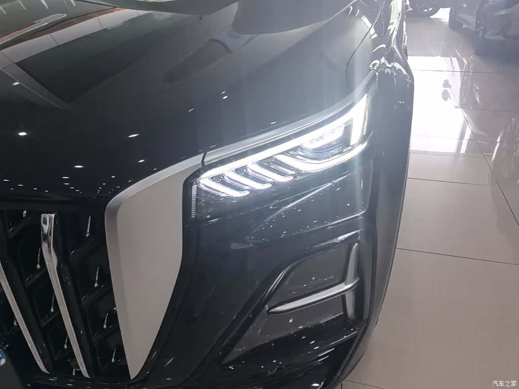 Hongqi HS5, 2025 24
