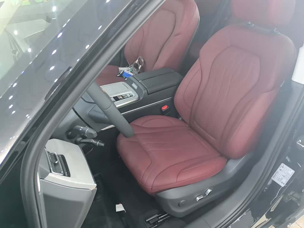 Hongqi HS5, 2025 15