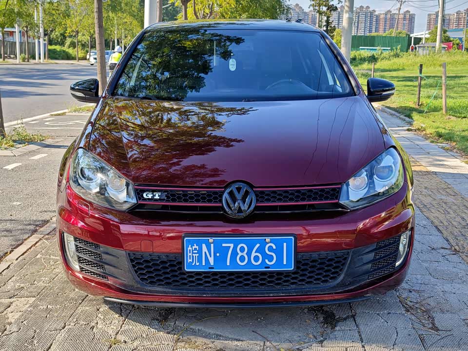 Volkswagen Golf GTI