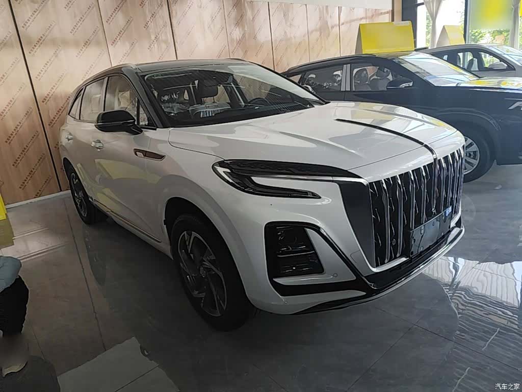 Hongqi HS3, 2026 4