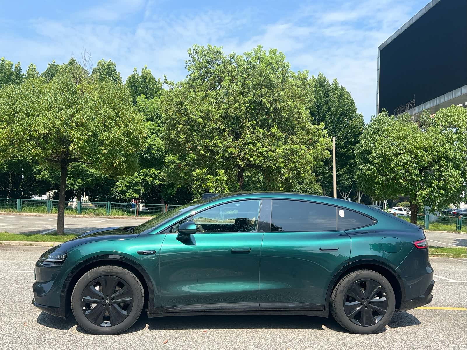 Luxeed R7, 2025 7