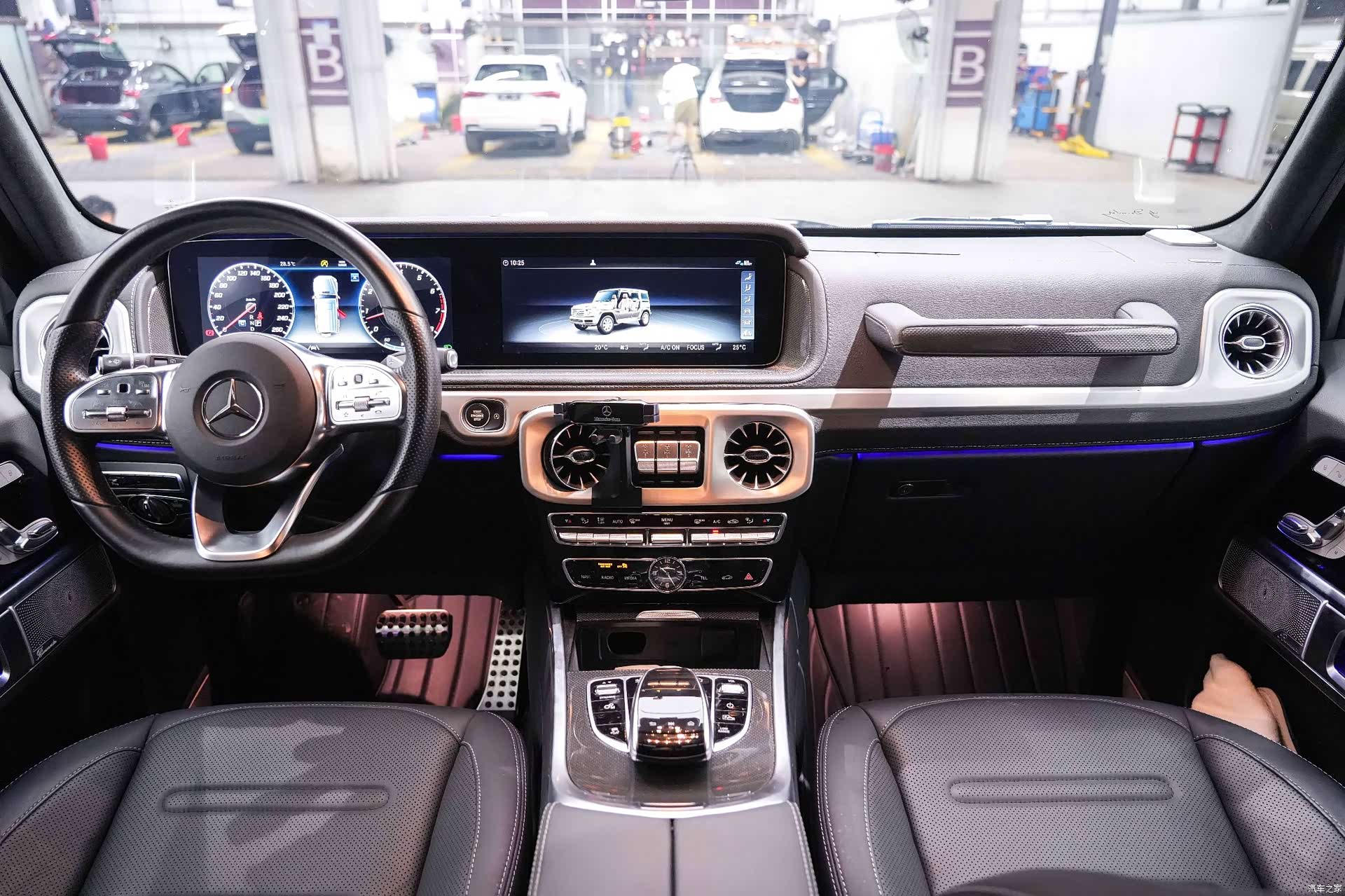 Mercedes-Benz G-Class, 2022 14