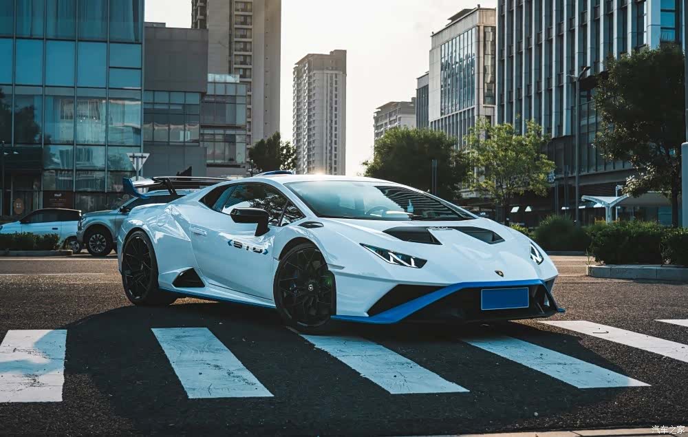 Lamborghini Huracán, 2023 7