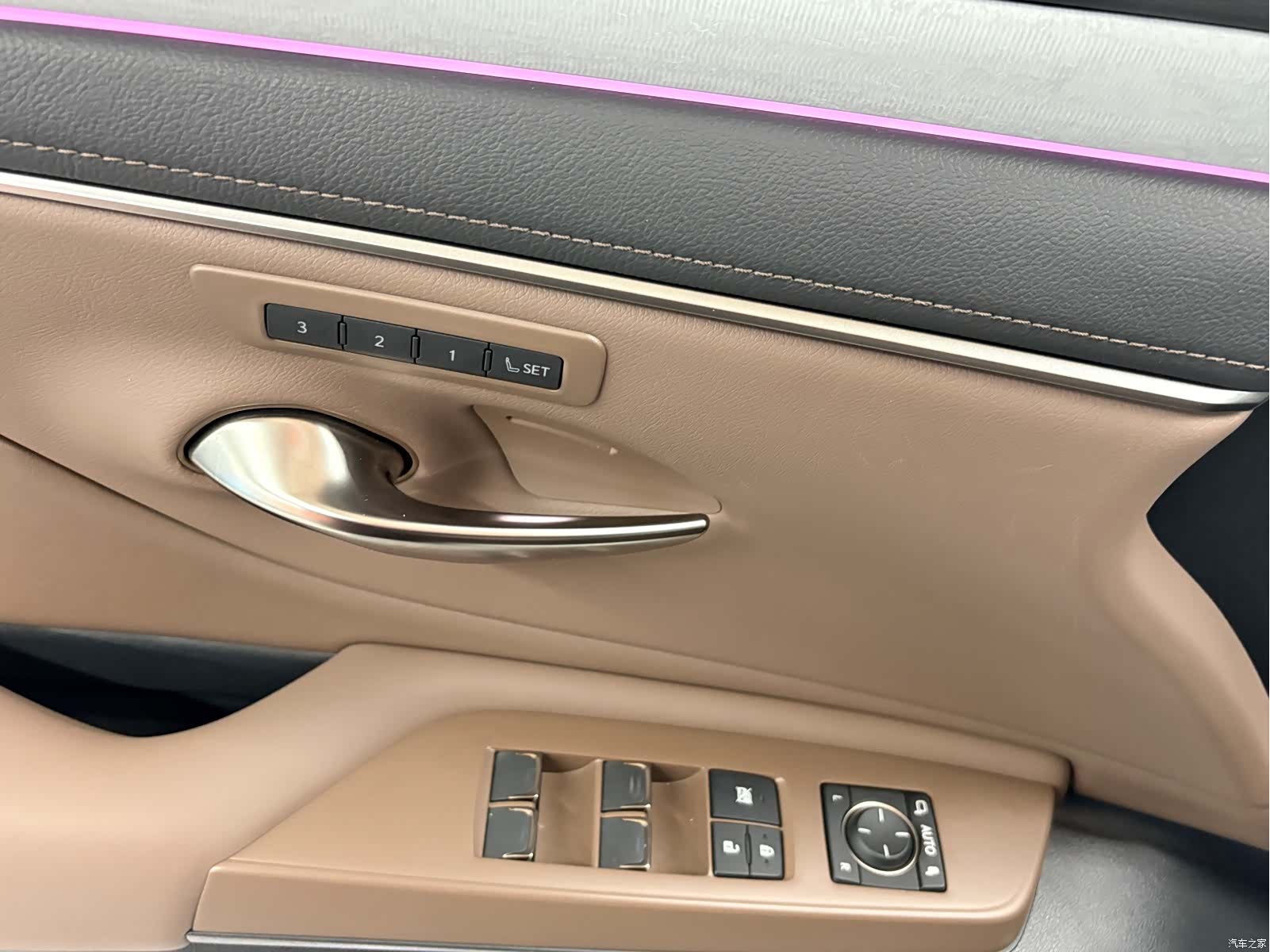Lexus ES, 2025 10