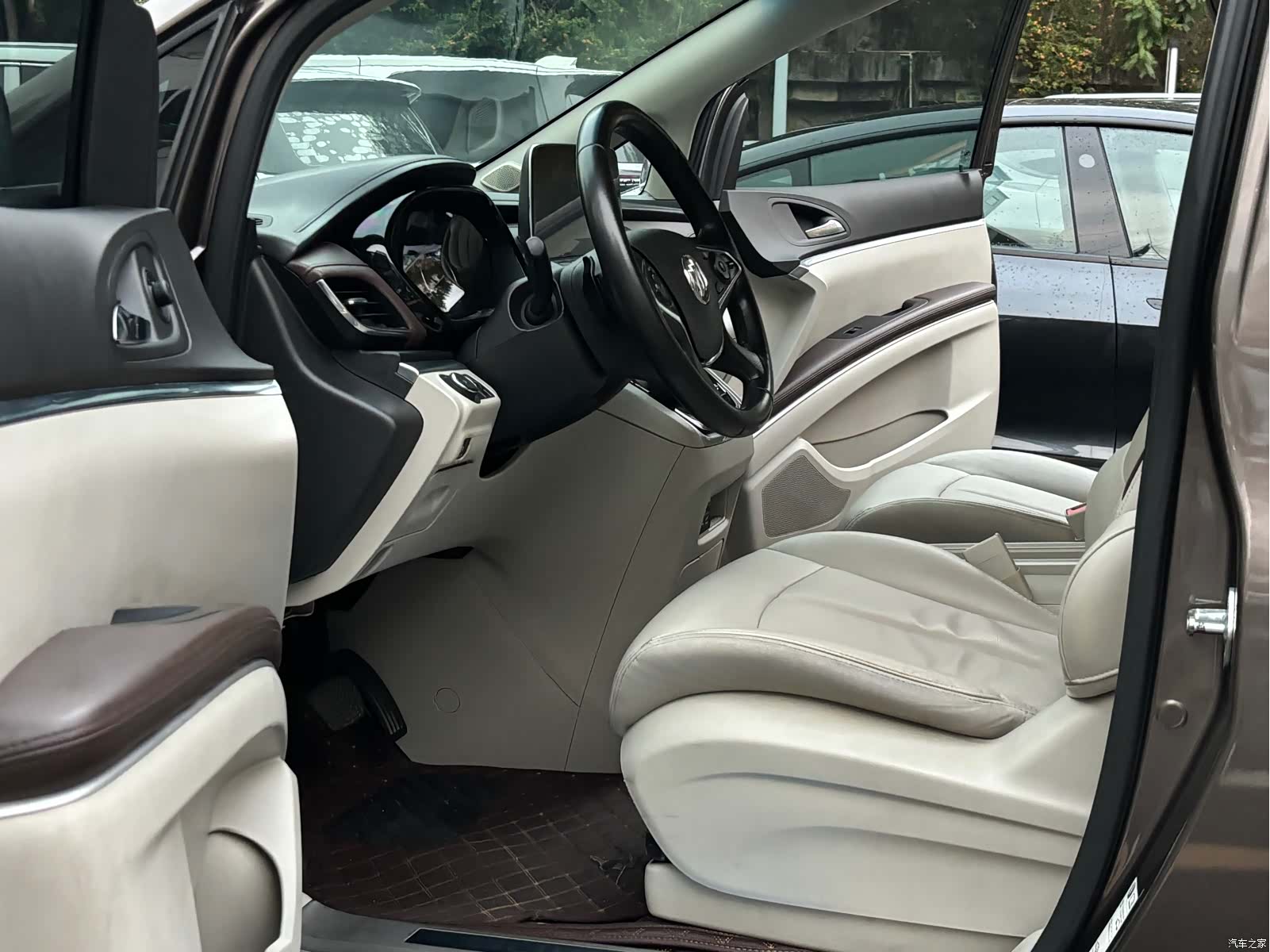 Buick GL8, 2021 8