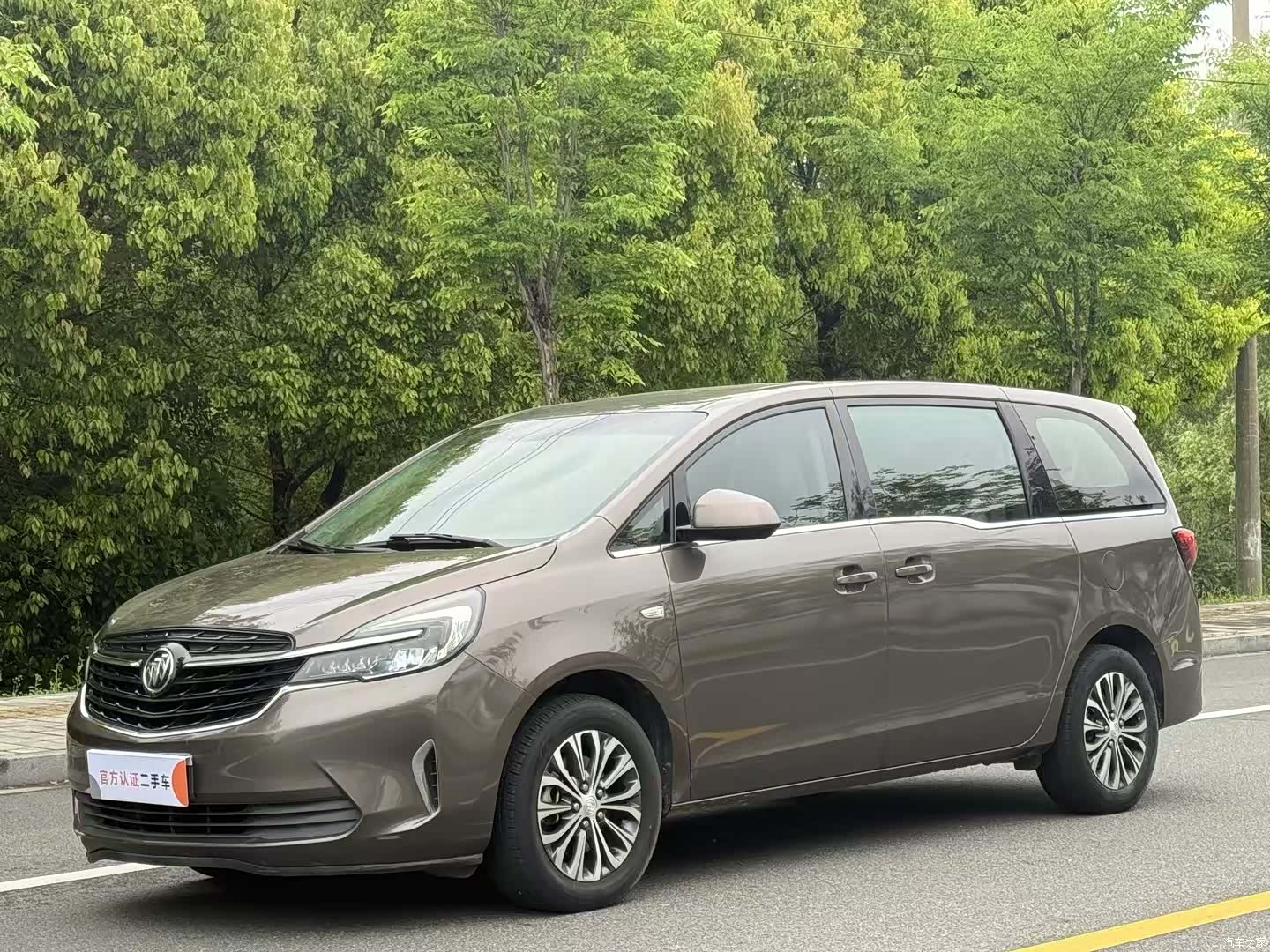 Buick GL8, 2020 1